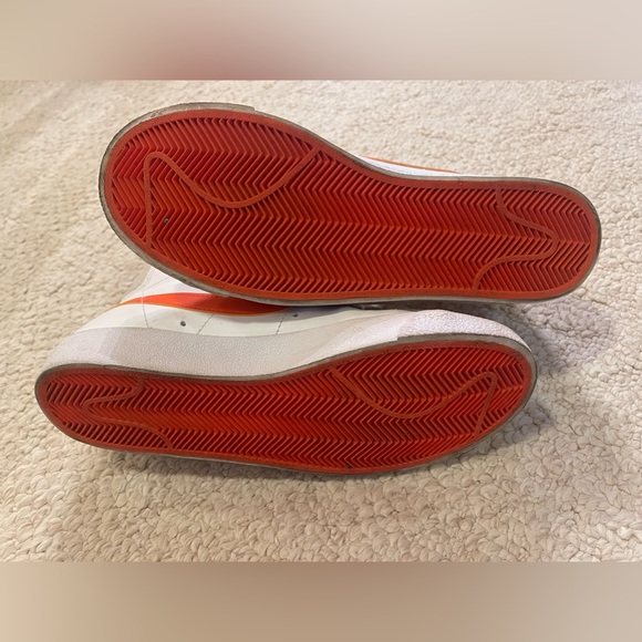 Women’s Nike Blazers - Picture 4 of 4